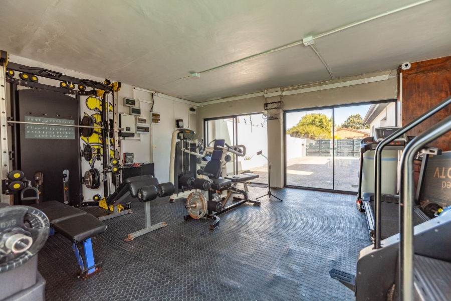 8 Bedroom Property for Sale in Milnerton Ridge Western Cape